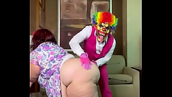 La Prima Esperienza Circense Di Natalie Si Fa Selvaggia Con Gibby Il Clown