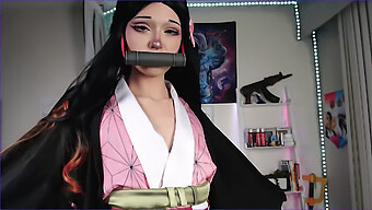 Nezuko, El Personaje De Hentai, Recibe Una Corrida Interna Después De Usar Un Juguete Sexual Y Participar En Un Cosplay. ¡mira Cómo Se Divierten!