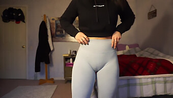 Gym Shorts Knuffelen Strak Om Het Cameltoe Kutje Van Een Neukbaar Meisje