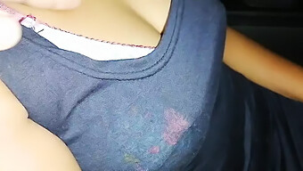 Milf Indiana Amadora Com Grandes Tetas Naturais E Buceta Molhada É Fodida Em Vídeo Caseiro