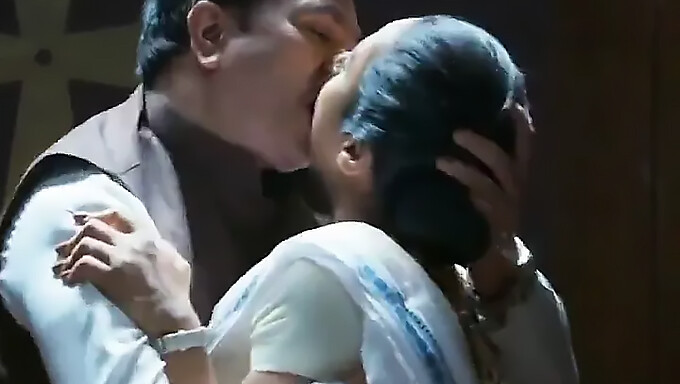 Desi secretary indulges in oral pleasure with her boss