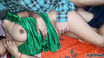 Adolescente Recibe Una Mamada De Una Enorme Polla En Estilo Perrito (Audio Hindi)