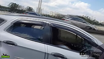 Angel Takemura Hace Una Paja En Un Coche En Movimiento En Marginal Pinheiros