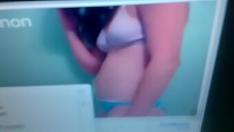 Teen Girl Finds Random Stranger On Omegle For Steamy Chat