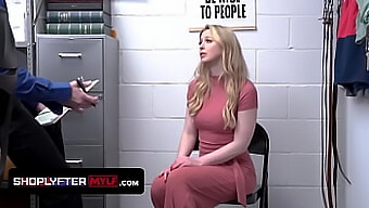 Sunny Lane, Una Delgada Milf, Recibe Semen Caliente De Un Guardia De Seguridad En Un Encuentro En La Trastienda