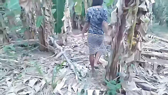 Jovem Indiana Fica Selvagem Na Selva