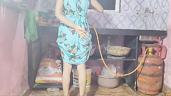 Indian Teen Gets Kinky In The Kitchen With Her Husband