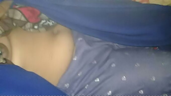 Young Indian Girl Engages In Sexual Activity On A Bus With Her Muslim Boyfriend