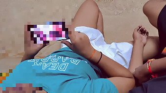 Hintli Bir Kız Olan Suman, Üvey Kardeşi Tarafından Porno Izlerken Yakalanır Ve Cinsel Aktivite Talep Eder