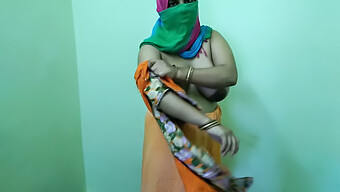 Saudara Tiri Menggoda Adik Perempuan India Dalam Saree