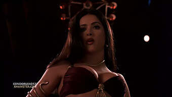 L'Apparence Séduisante De Salma Hayek En Lingerie Intime