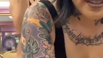 Inked Asian Woman Performs Twerking On Periscope